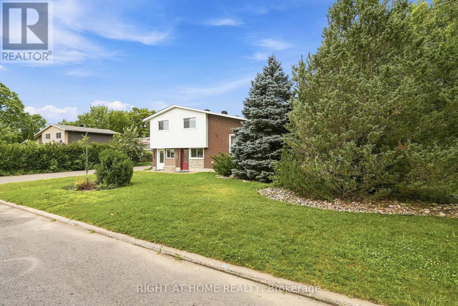 3 Bed, 1 Bath House for Rent in Ottawa – 2346 EDWIN CRESCENT, Ottawa – MLS# X13611094 - Image 27