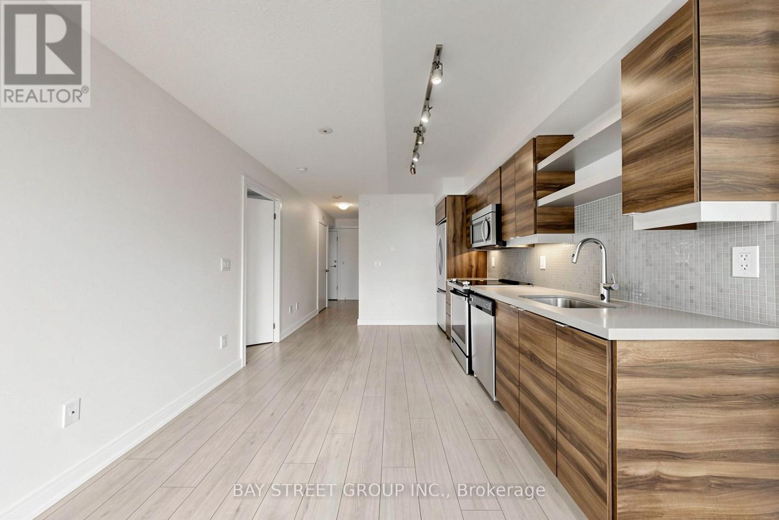 #1118 525 ADELAIDE STREET W - 13