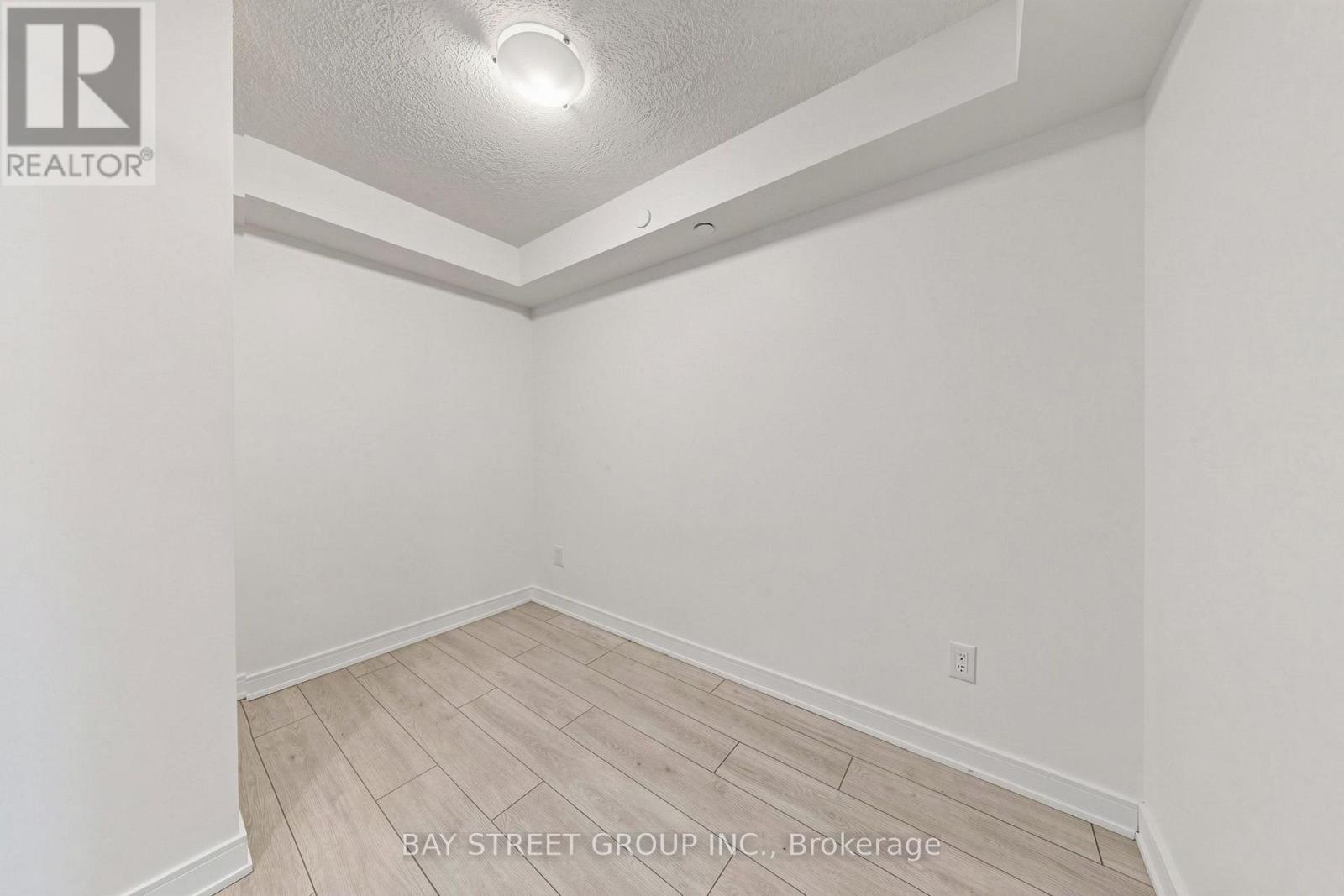 #1118 525 ADELAIDE STREET W - 20