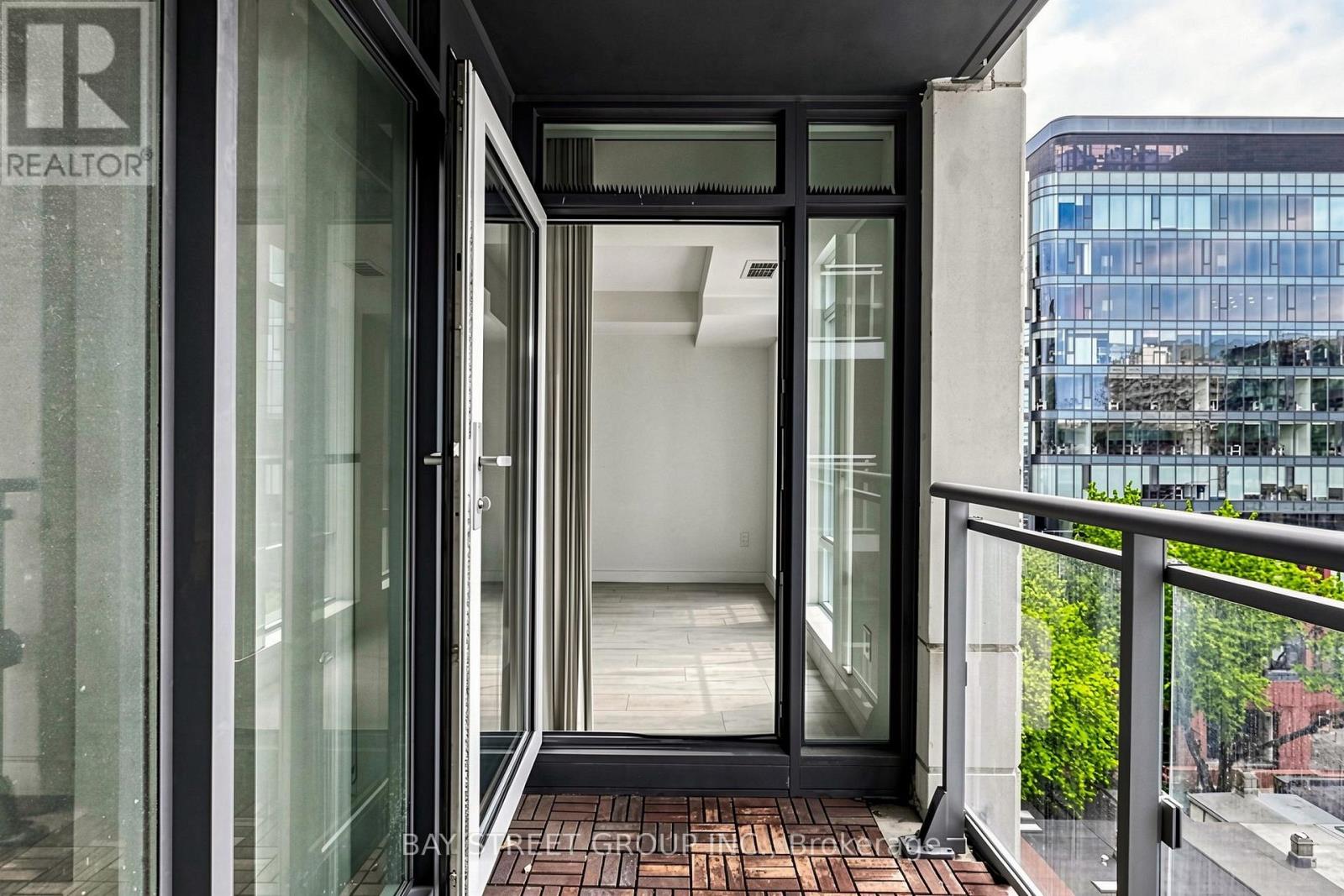 #1118 525 ADELAIDE STREET W - 28