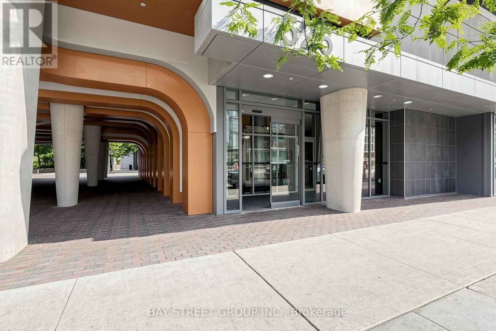 #1118 525 ADELAIDE STREET W - 4