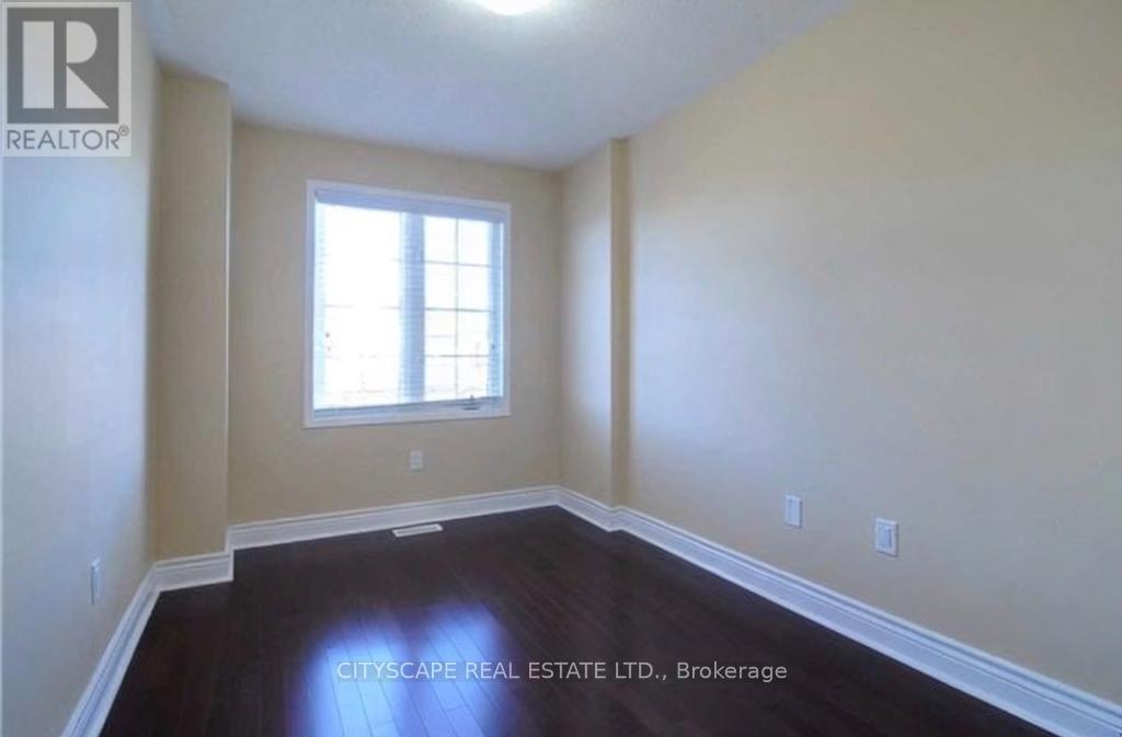 1136 SCHOOLING DRIVE E - Image 23