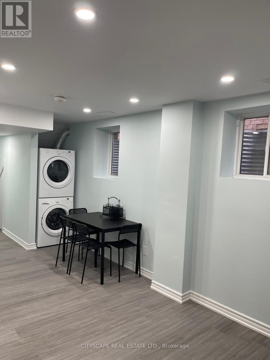 1136 SCHOOLING DRIVE E - Image 37