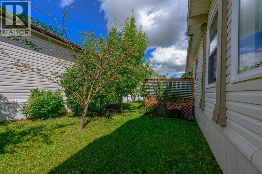 8505 90A Street - 28