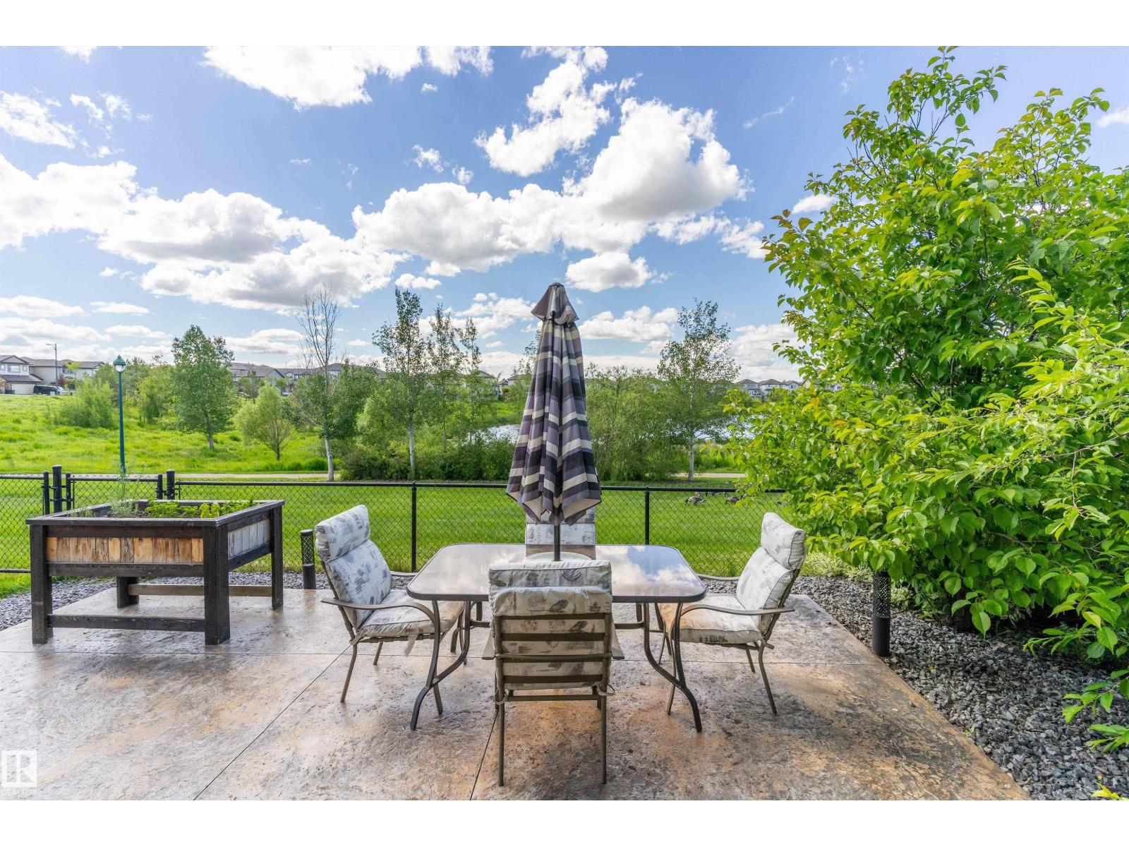 1708 32 ST NW, Laurel, Edmonton photo 2