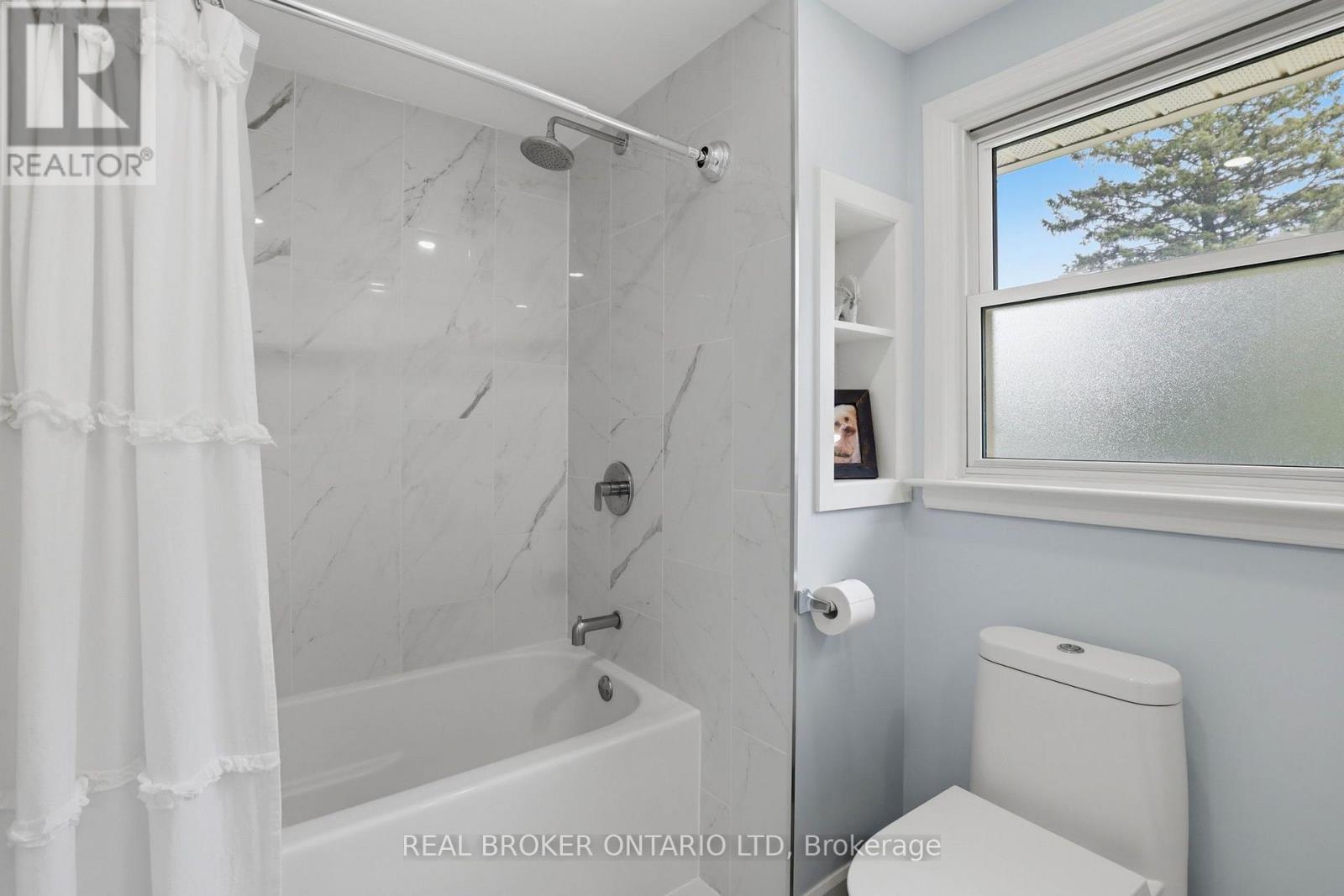 196 WYCHWOOD PARK - Image 31