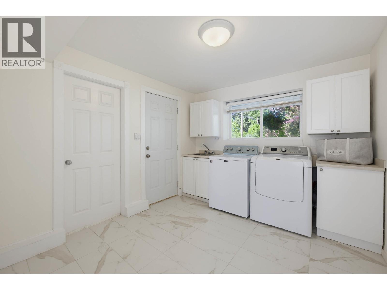 856 55A STREET, Delta