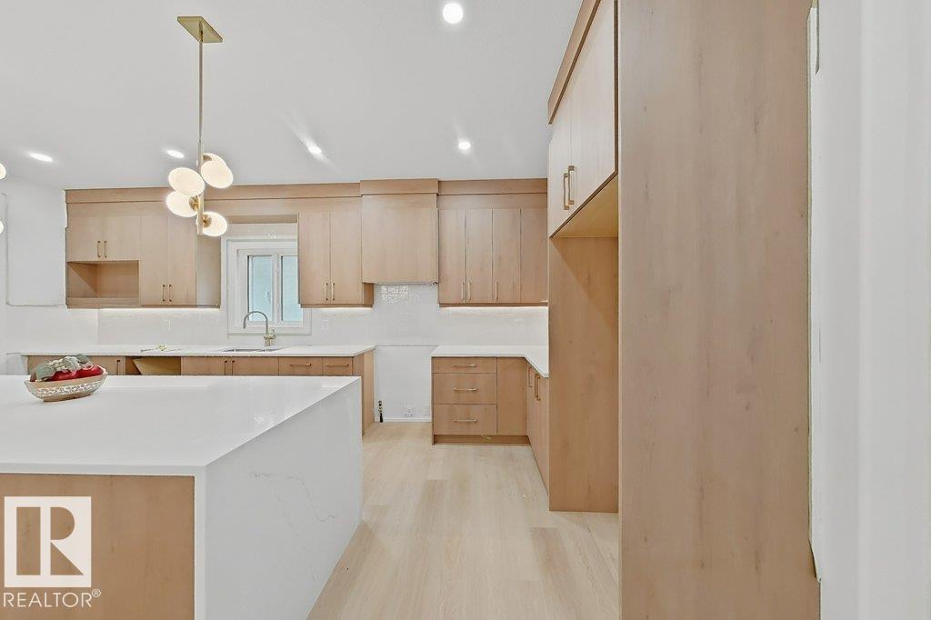 9216 91 ST NW - Image 10