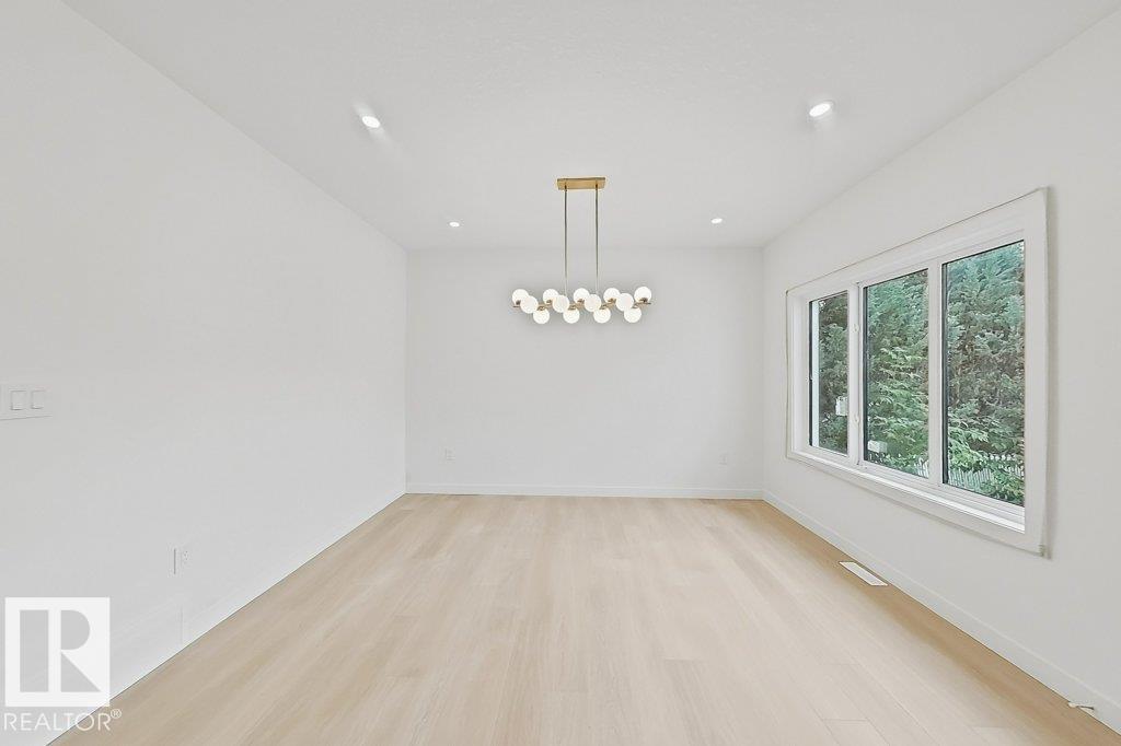9216 91 ST NW - 14