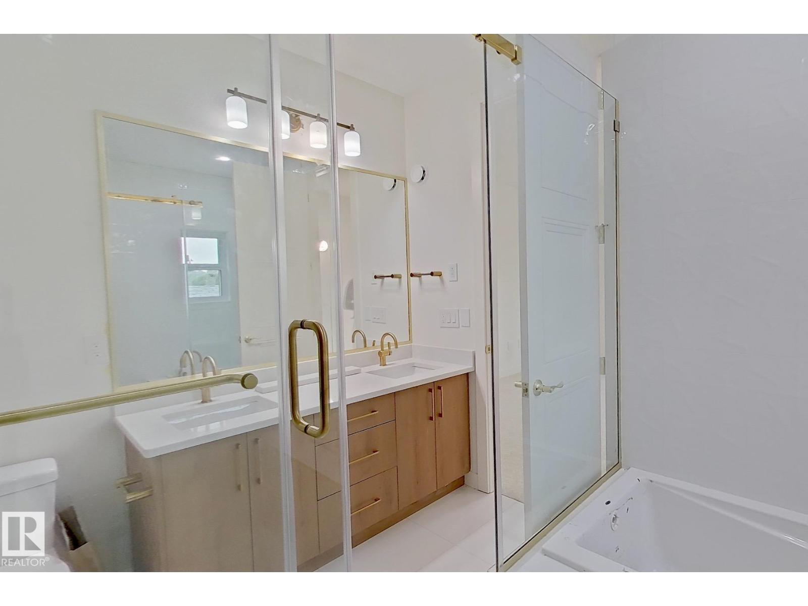 9216 91 ST NW - 43