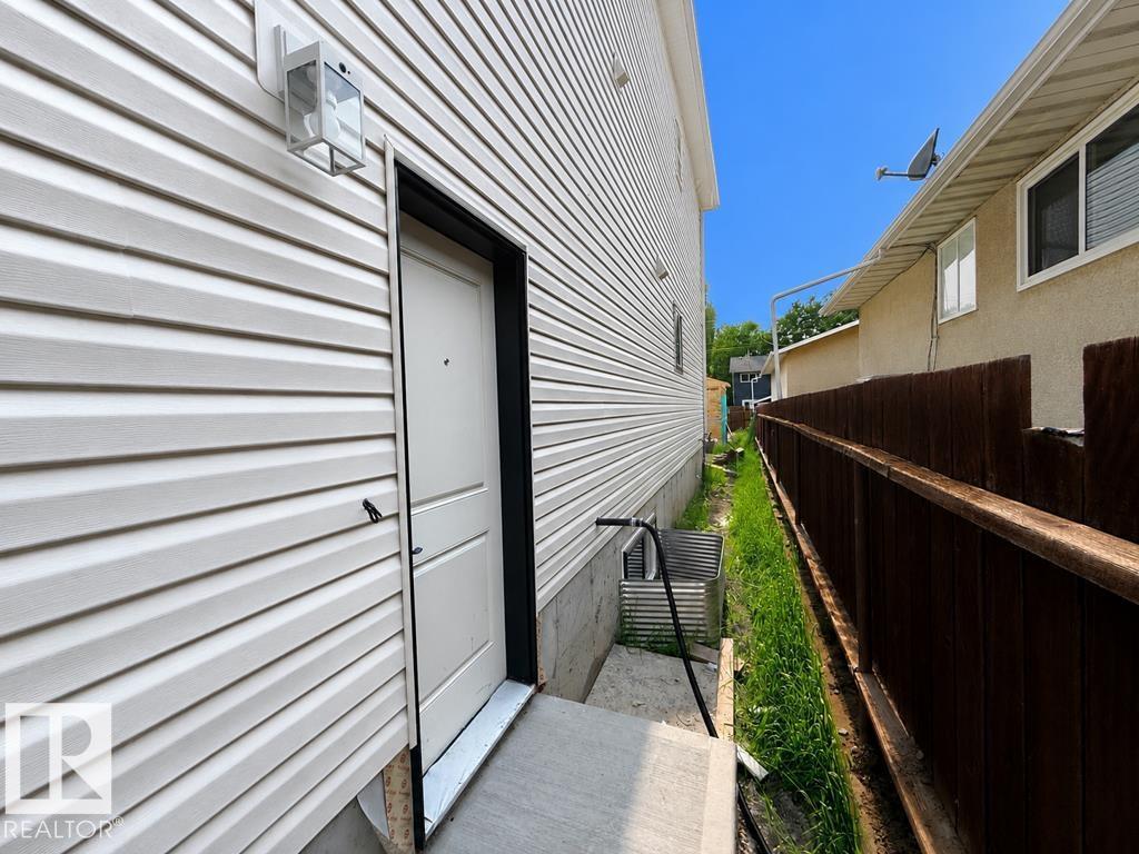 9216 91 ST NW, Bonnie Doon, Edmonton photo 5