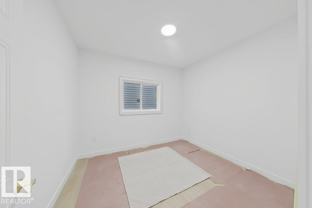 9216 91 ST NW - 8