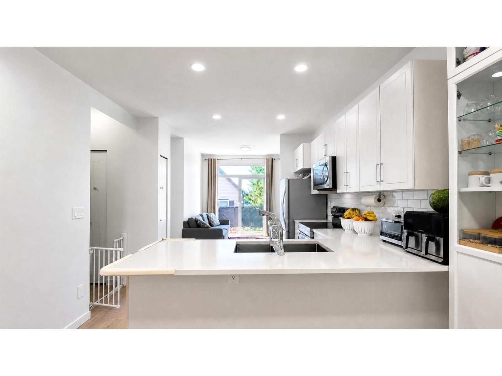 3 Bed, 3 Bath House for Sale in Surrey – 35 14555 68 AVENUE, Surrey – MLS# R3148176 - Image 36
