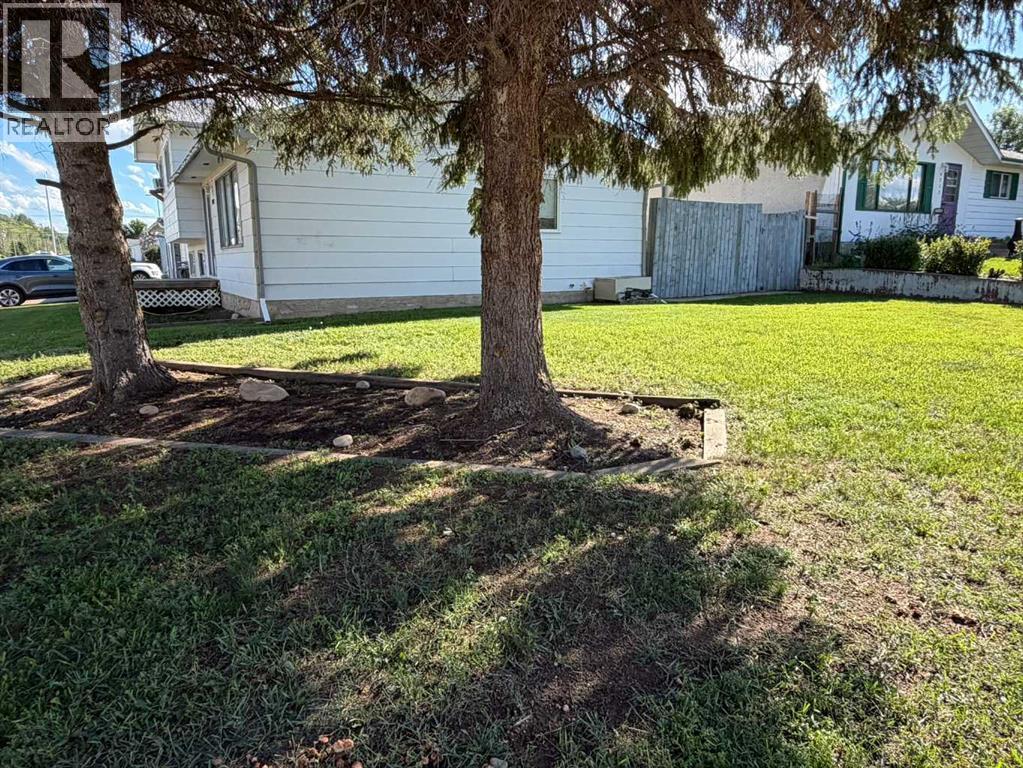 8302 98 Street - Image 30