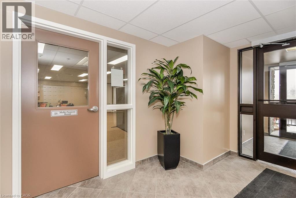 #302 645 ST DAVID Street S - 27