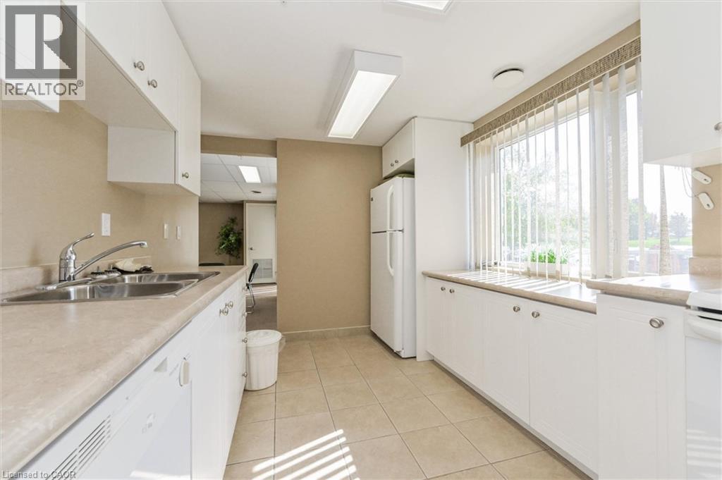 #302 645 ST DAVID Street S - 36