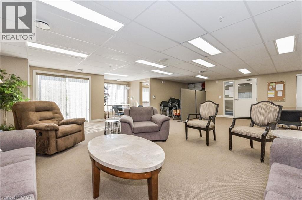 #302 645 ST DAVID Street S - 33
