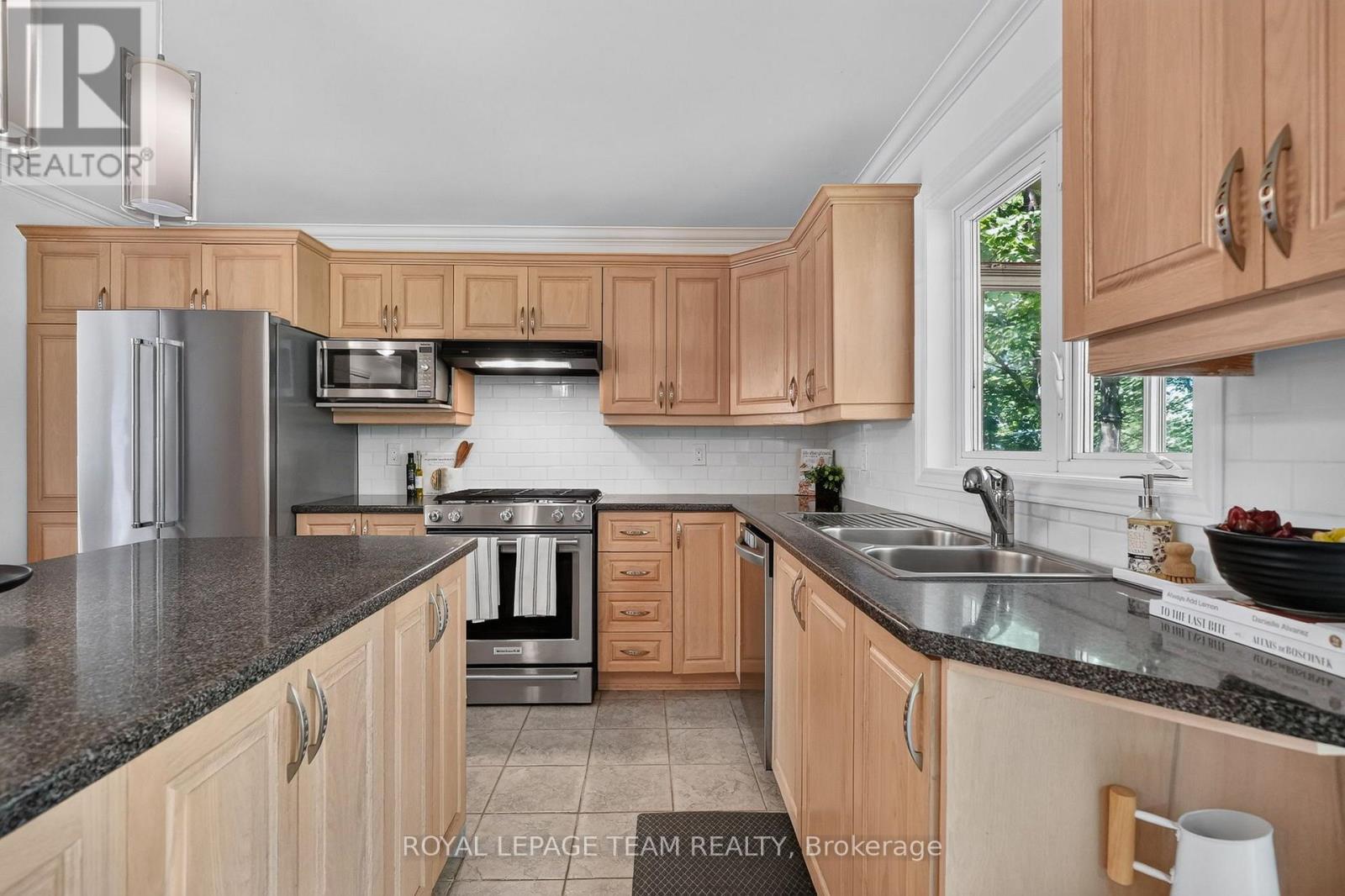 76 MANITOU STREET - Image 17