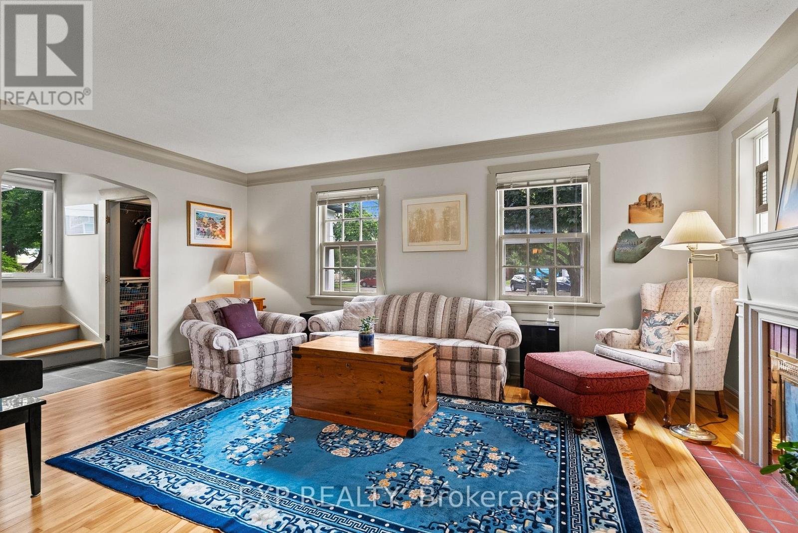 579 BROADVIEW AVENUE - 11