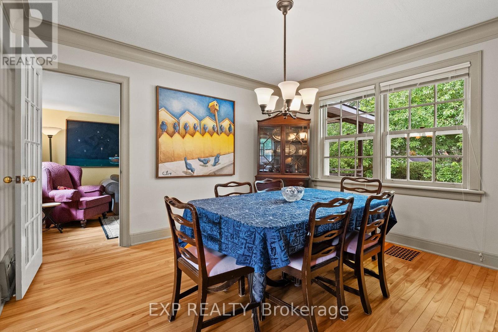 579 BROADVIEW AVENUE - 14