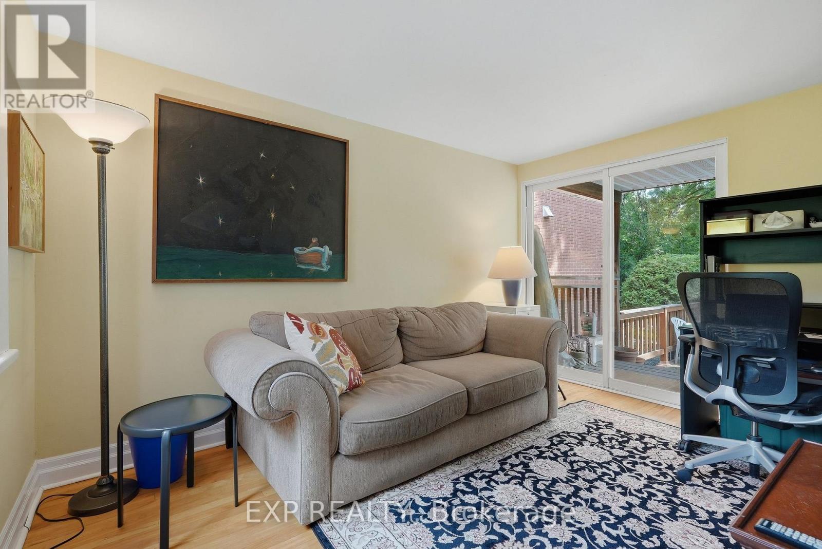 579 BROADVIEW AVENUE - 18
