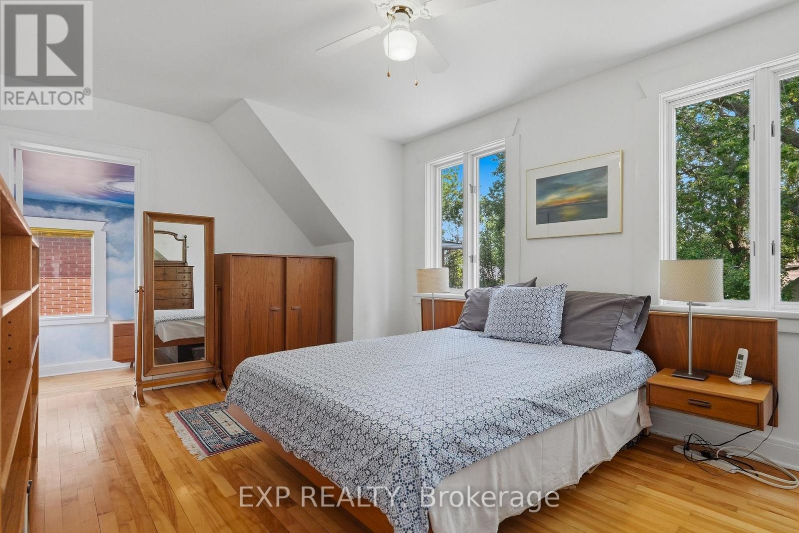 579 BROADVIEW AVENUE - 19