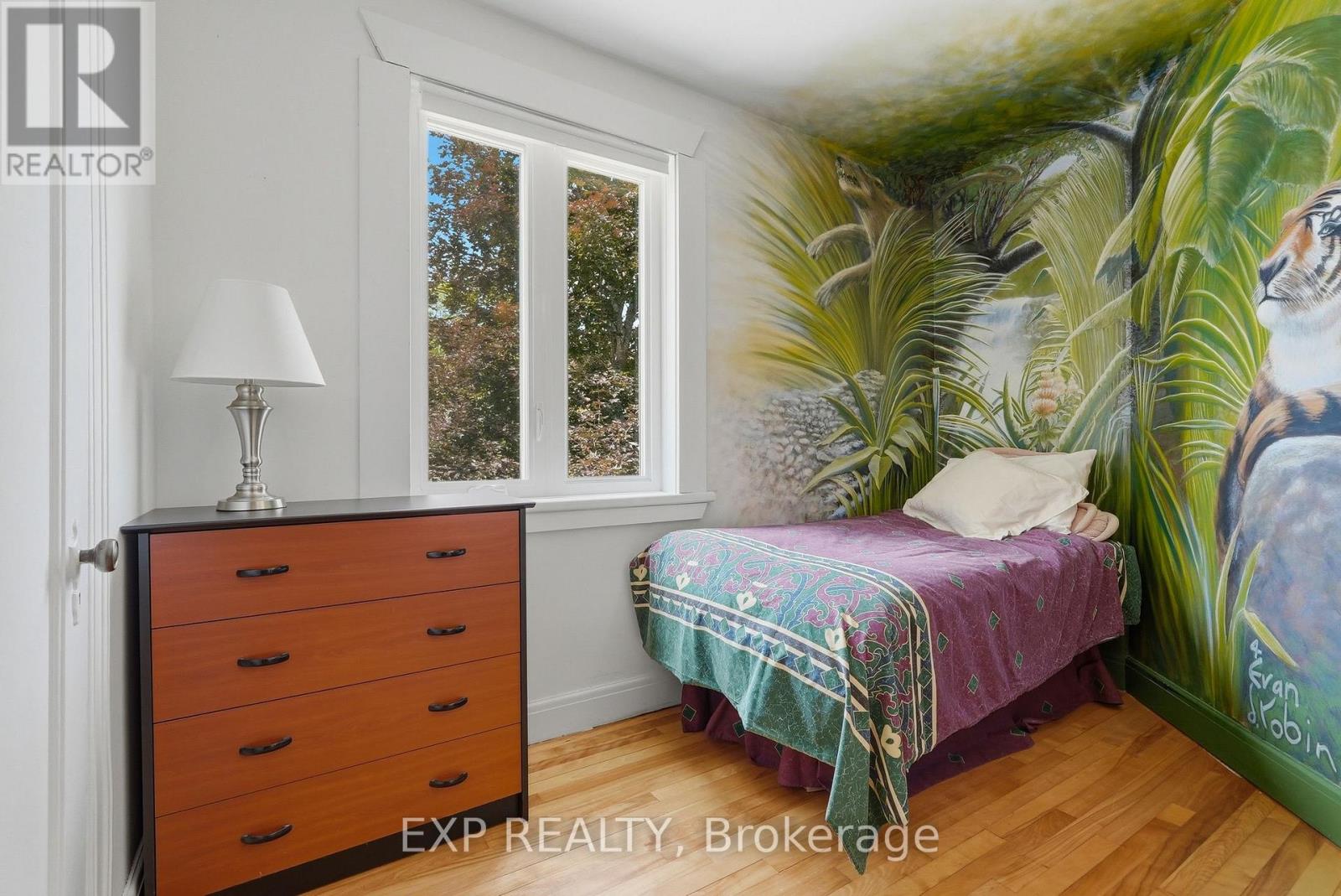 579 BROADVIEW AVENUE - 22