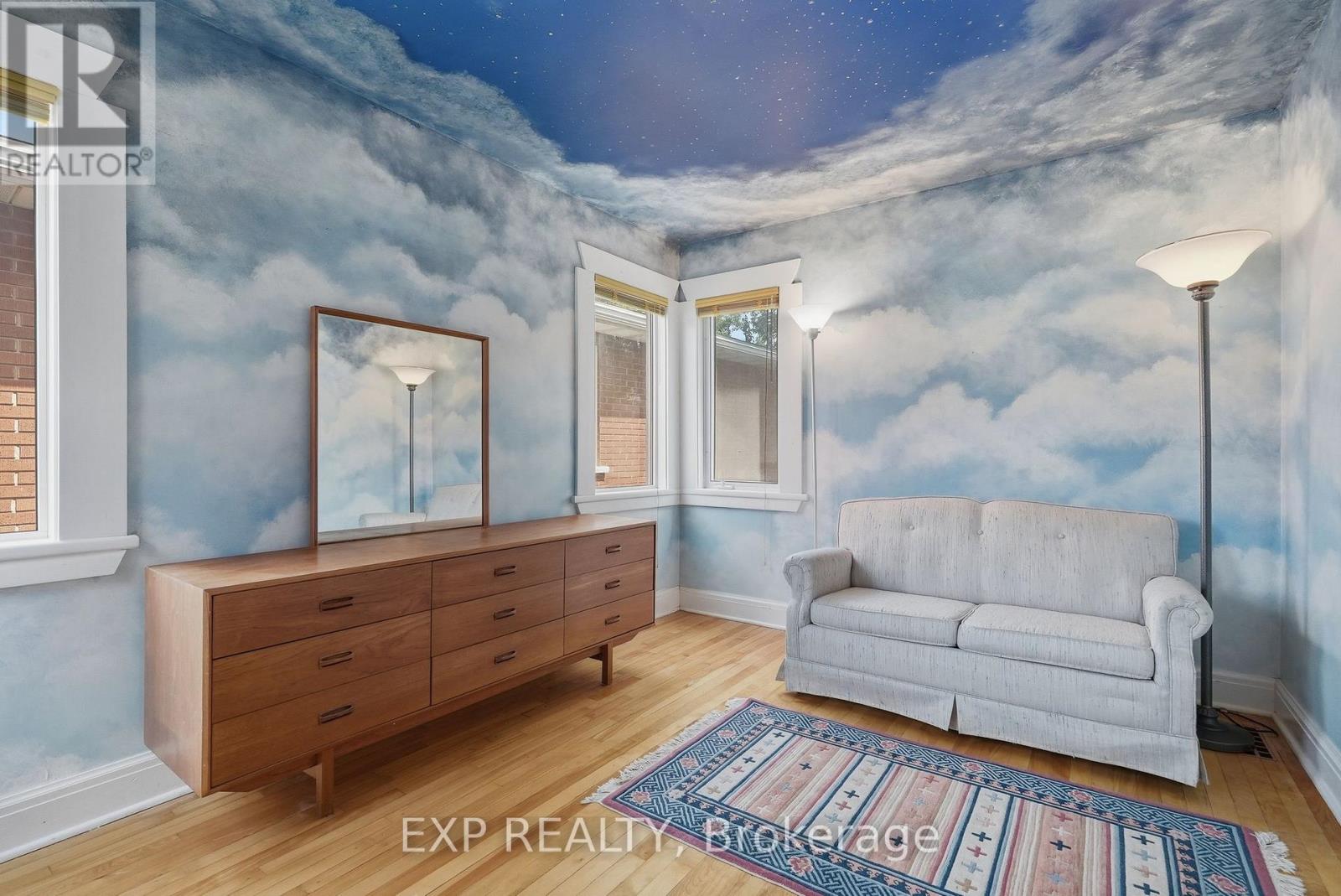 579 BROADVIEW AVENUE - 25