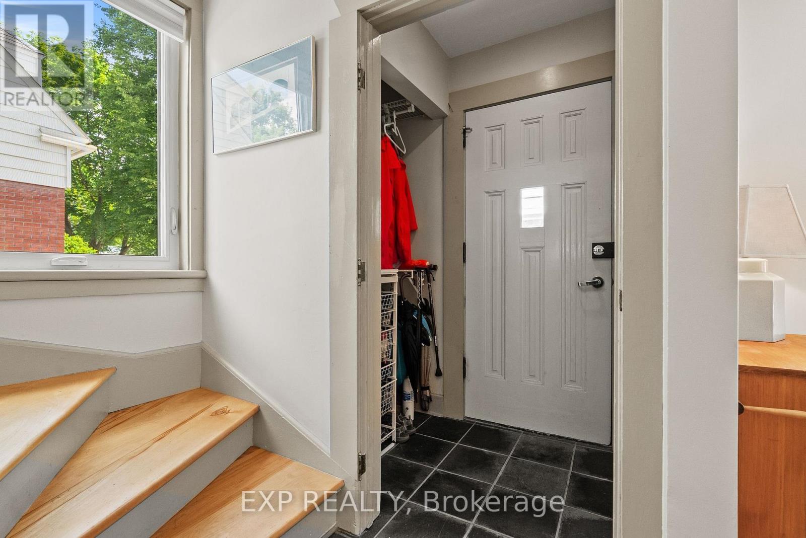 579 BROADVIEW AVENUE - 3