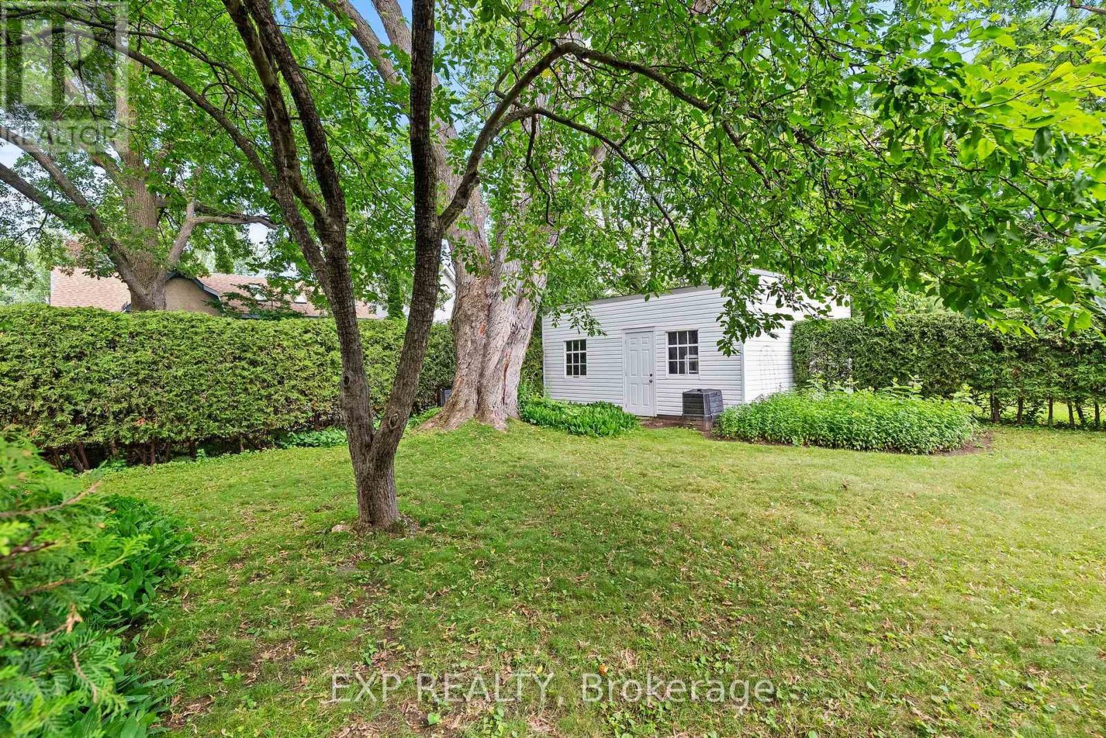 579 BROADVIEW AVENUE - 39