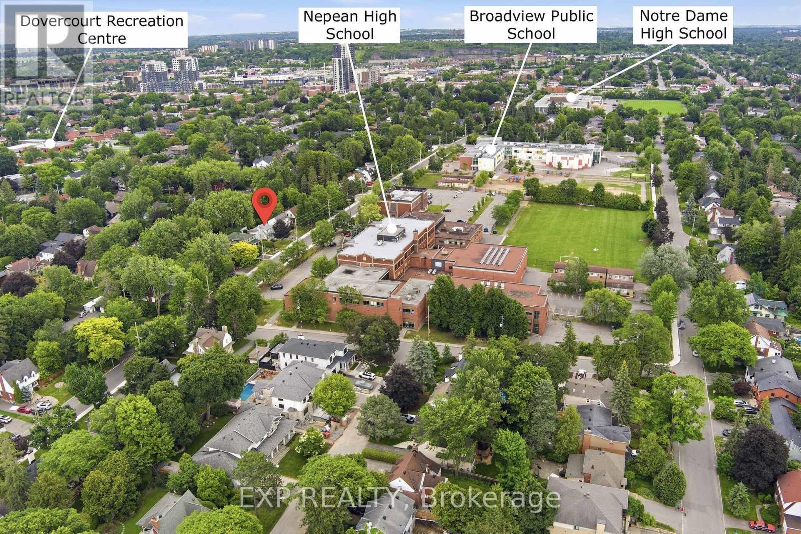 579 BROADVIEW AVENUE - 41