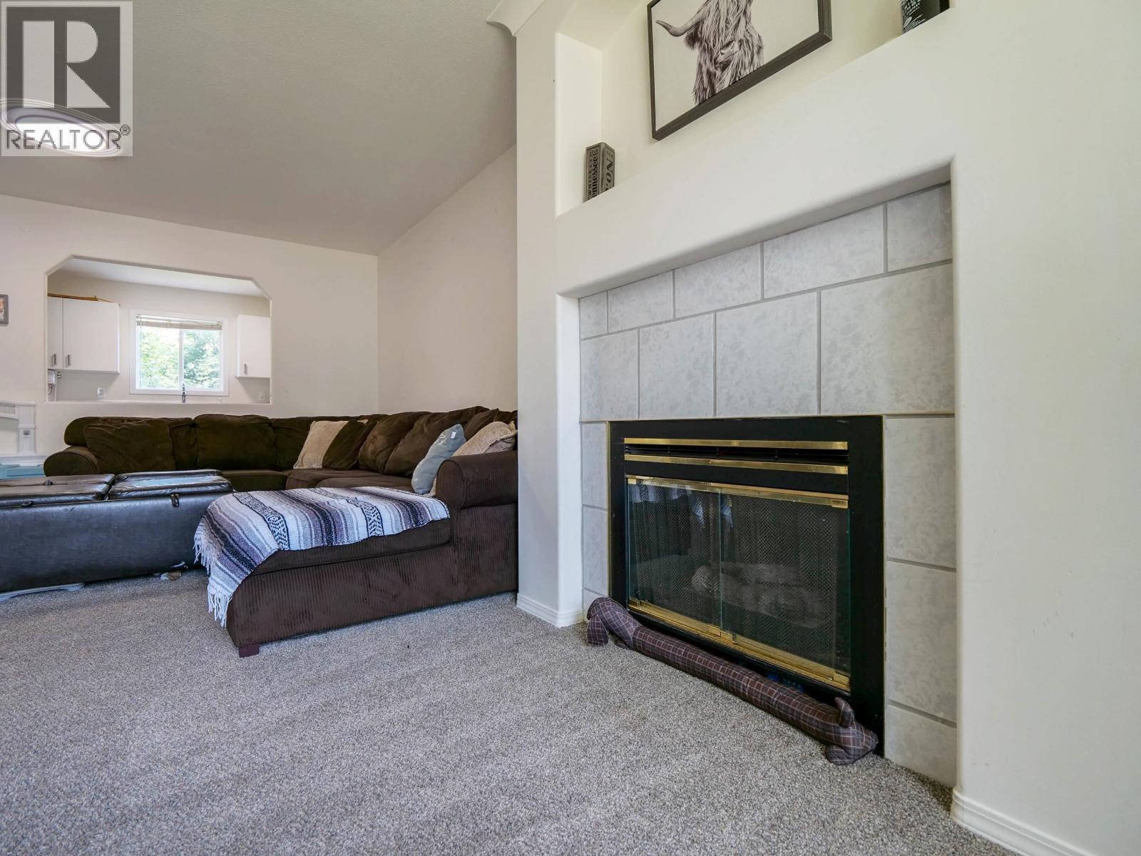 #4 410 PINCHBECK STREET - 10