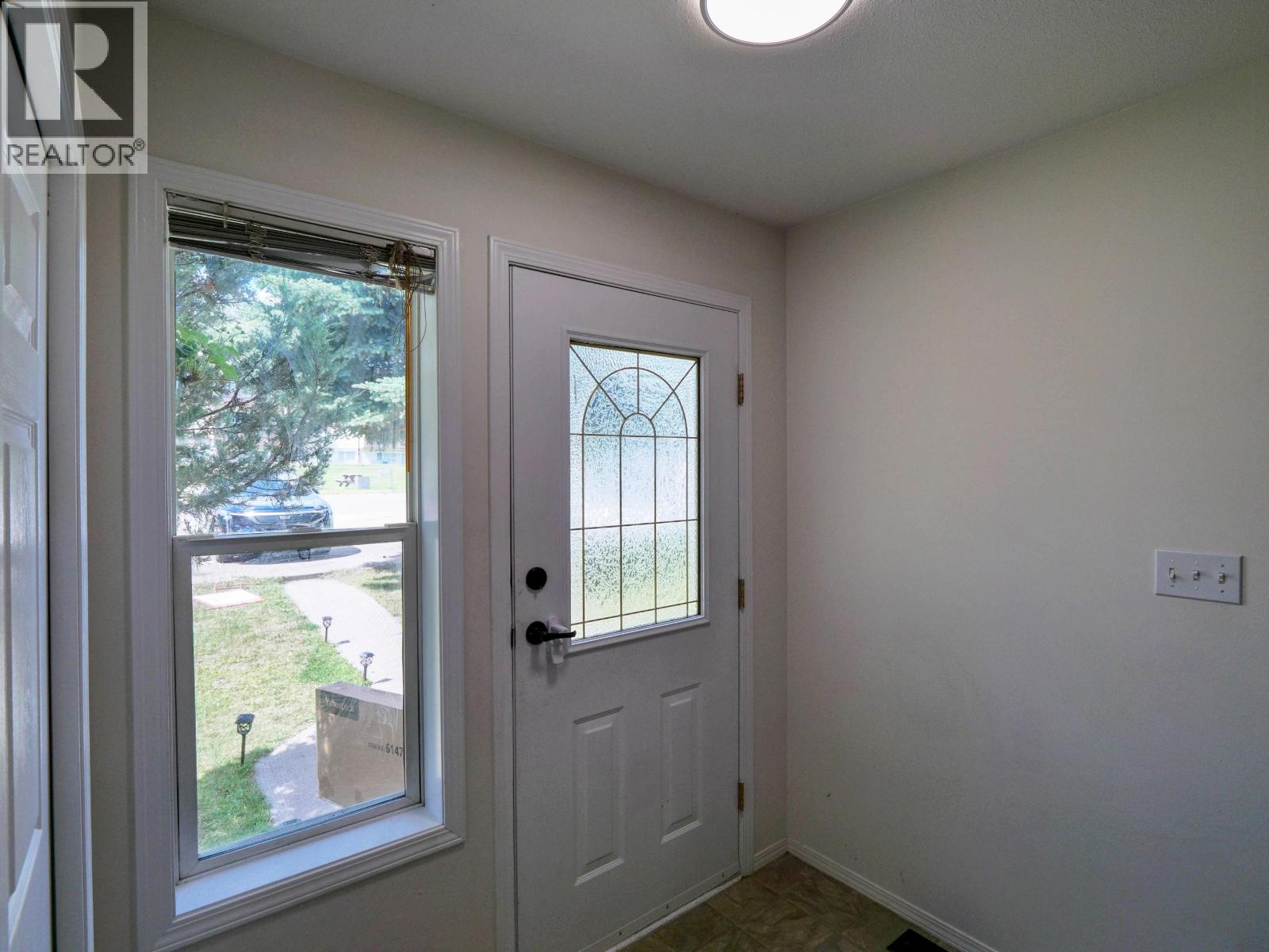 #4 410 PINCHBECK STREET - 13