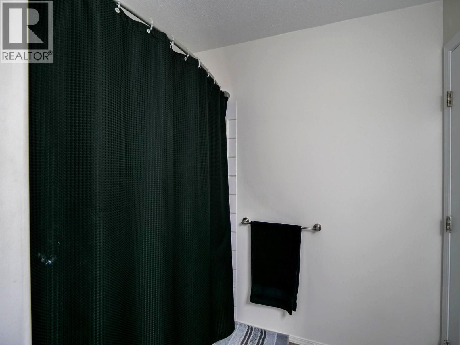 #4 410 PINCHBECK STREET - 16