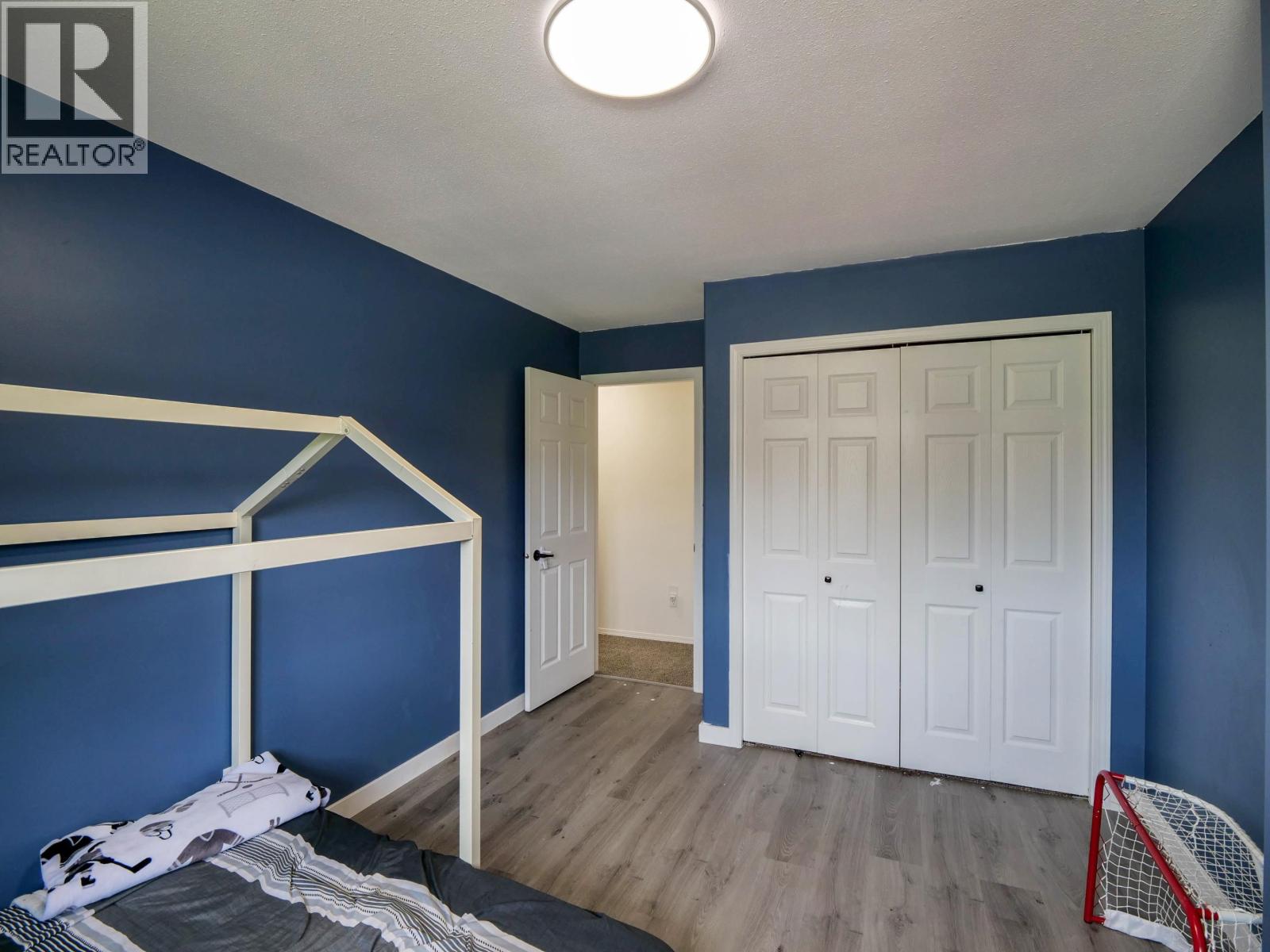 #4 410 PINCHBECK STREET - 22