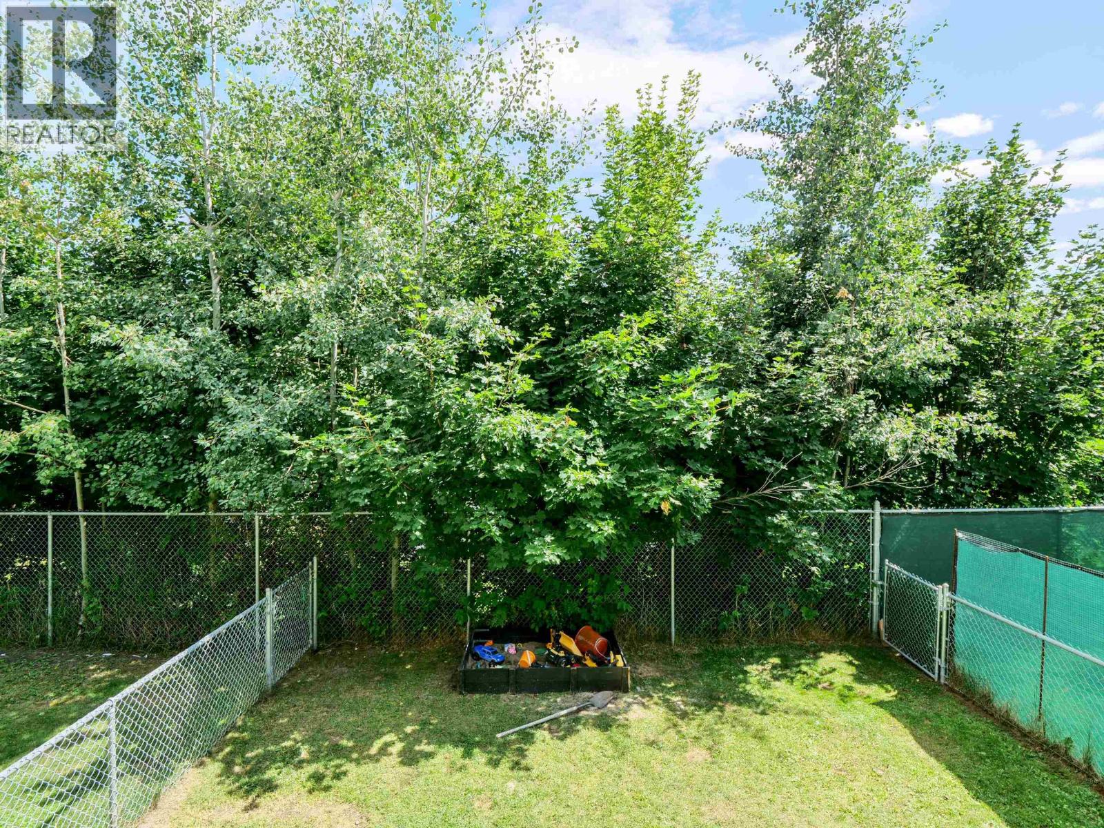 #4 410 PINCHBECK STREET - 27