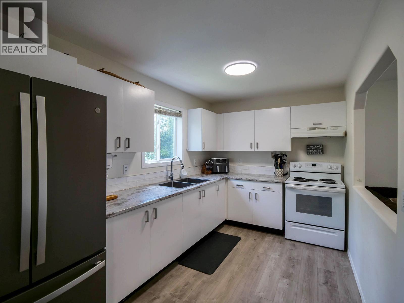 #4 410 PINCHBECK STREET - 5