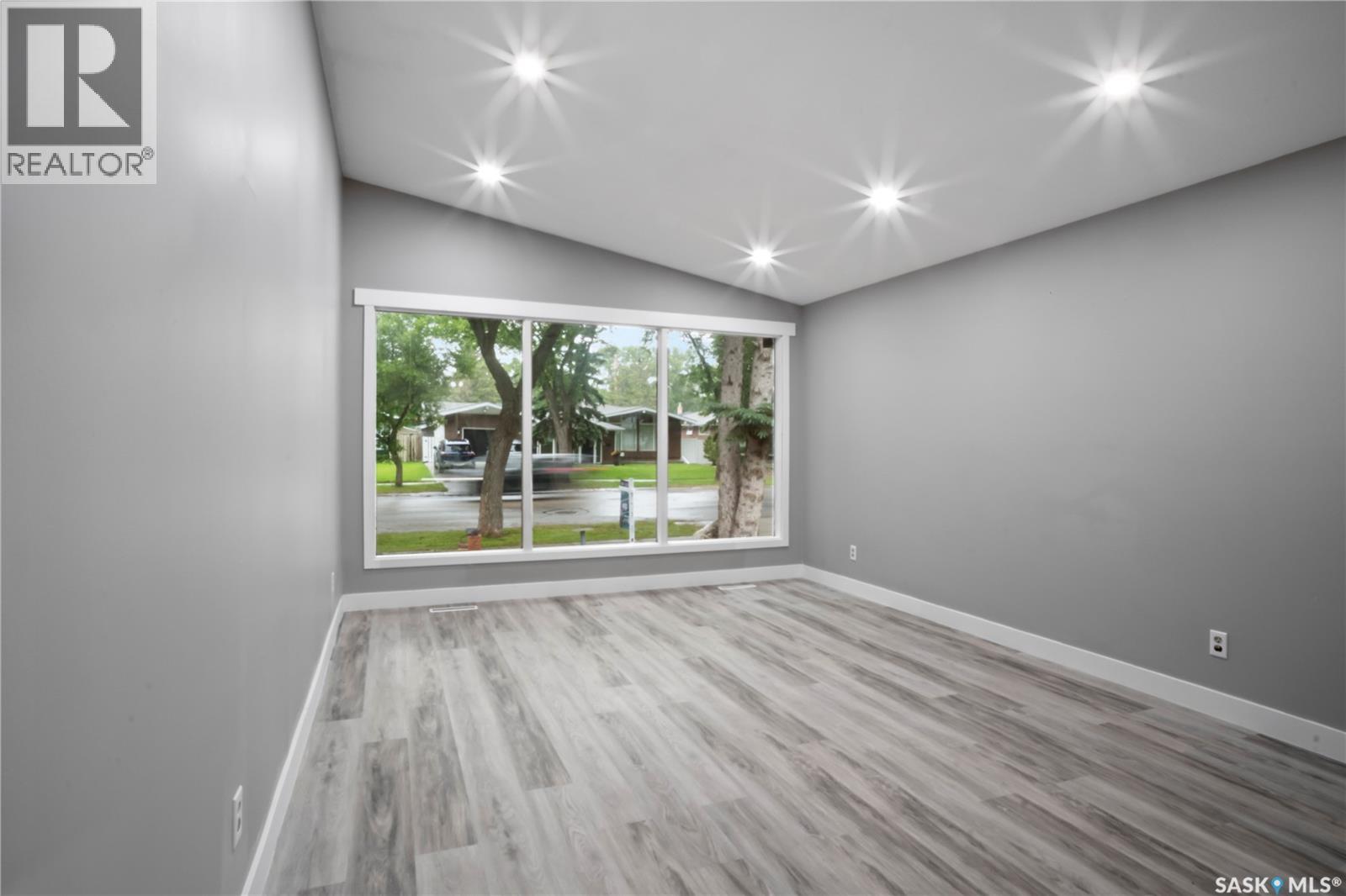 2905 GRANT ROAD, Regina — photo 2