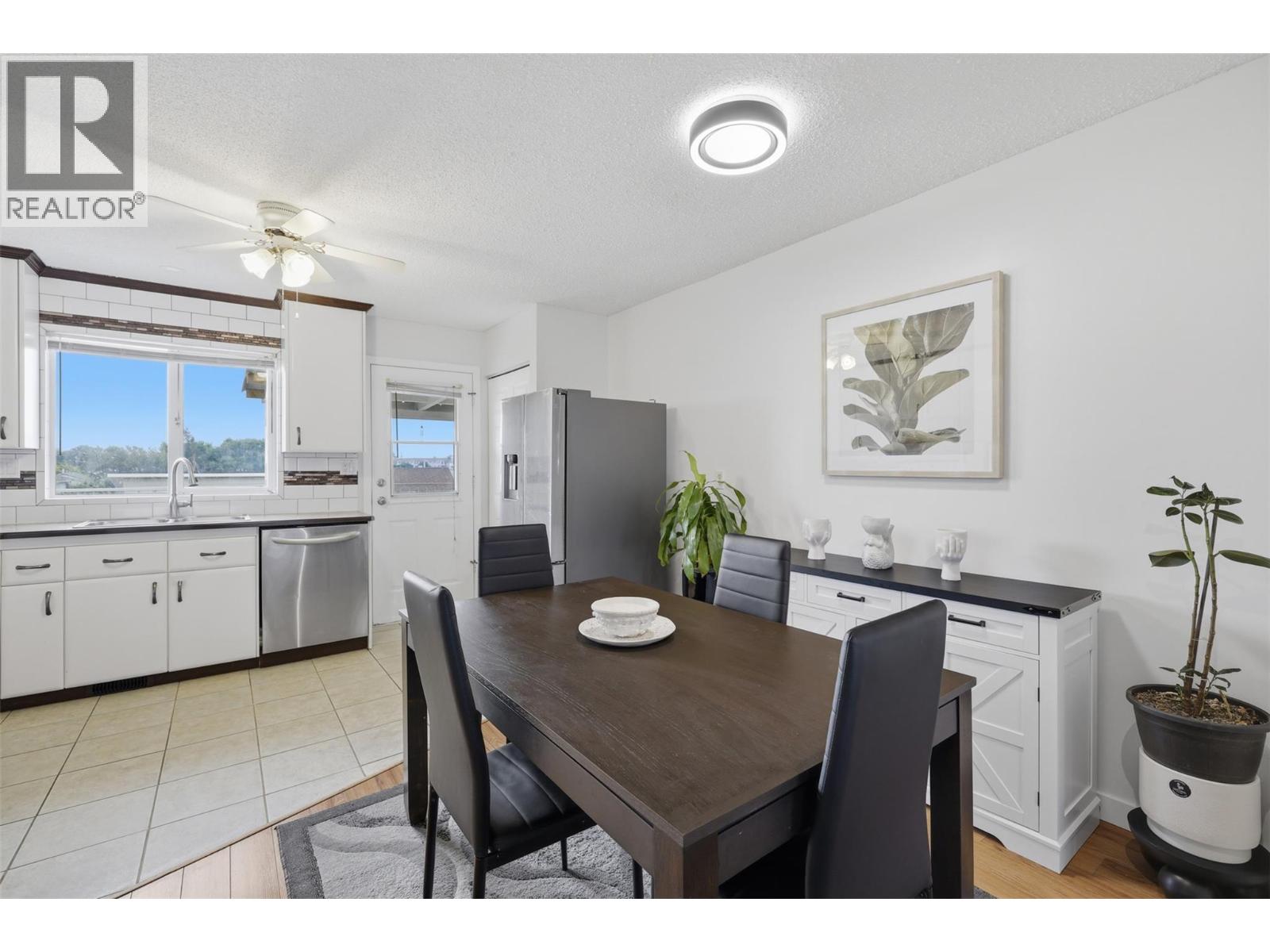 849 Southill Street - 13