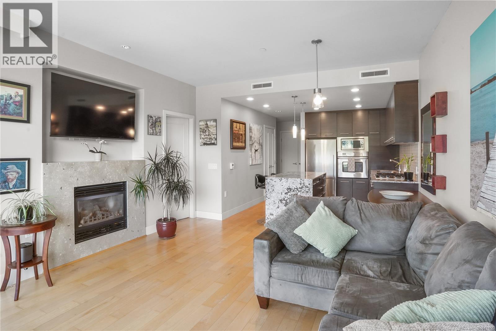 #405 3223 Selleck Way - 5