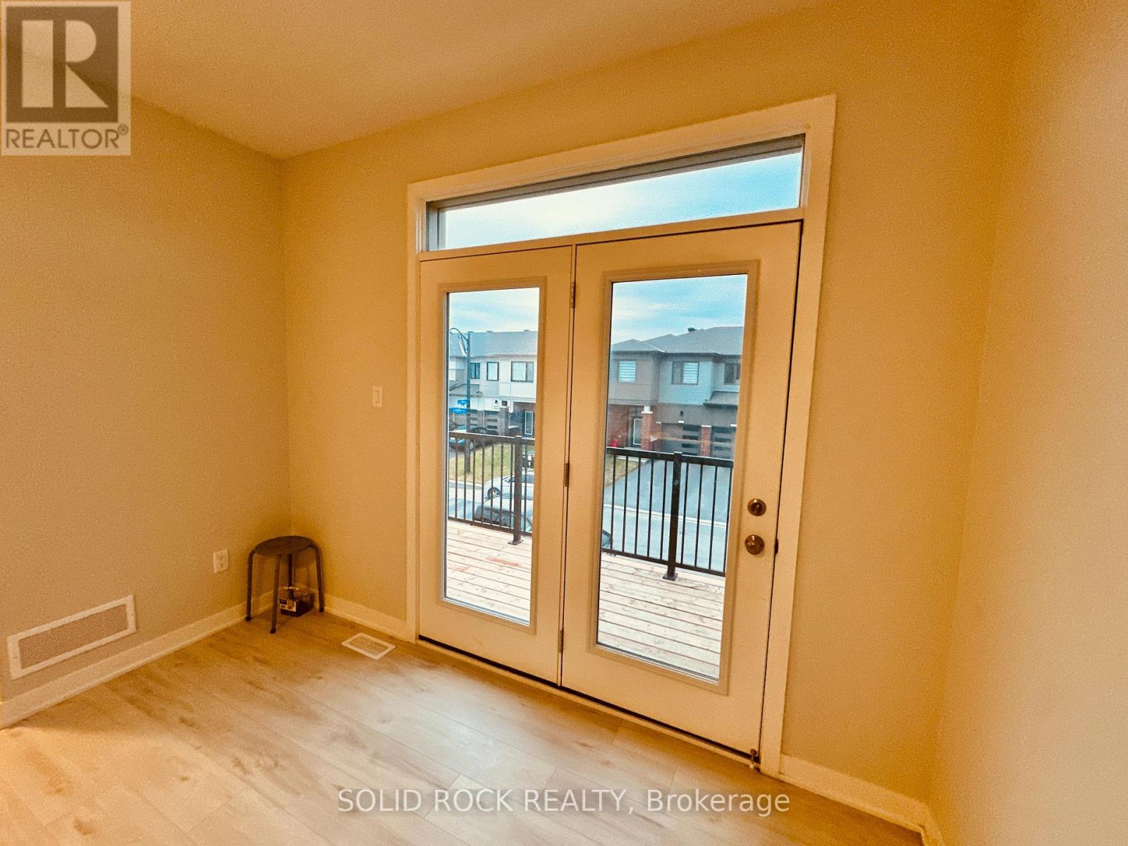 21 STITCH MEWS STREET - 11
