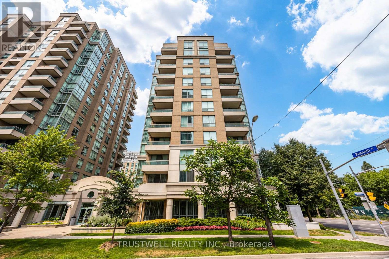 #401 39 PEMBERTON AVENUE - 4