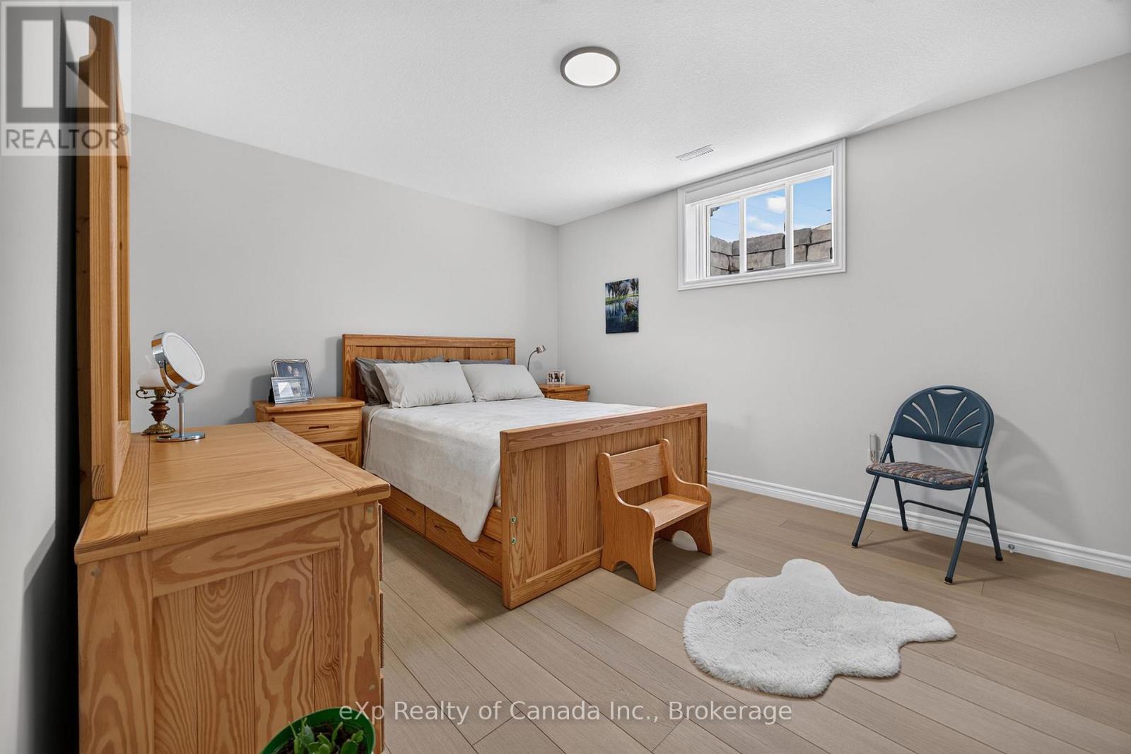 21 EVYLEAN COURT - 23