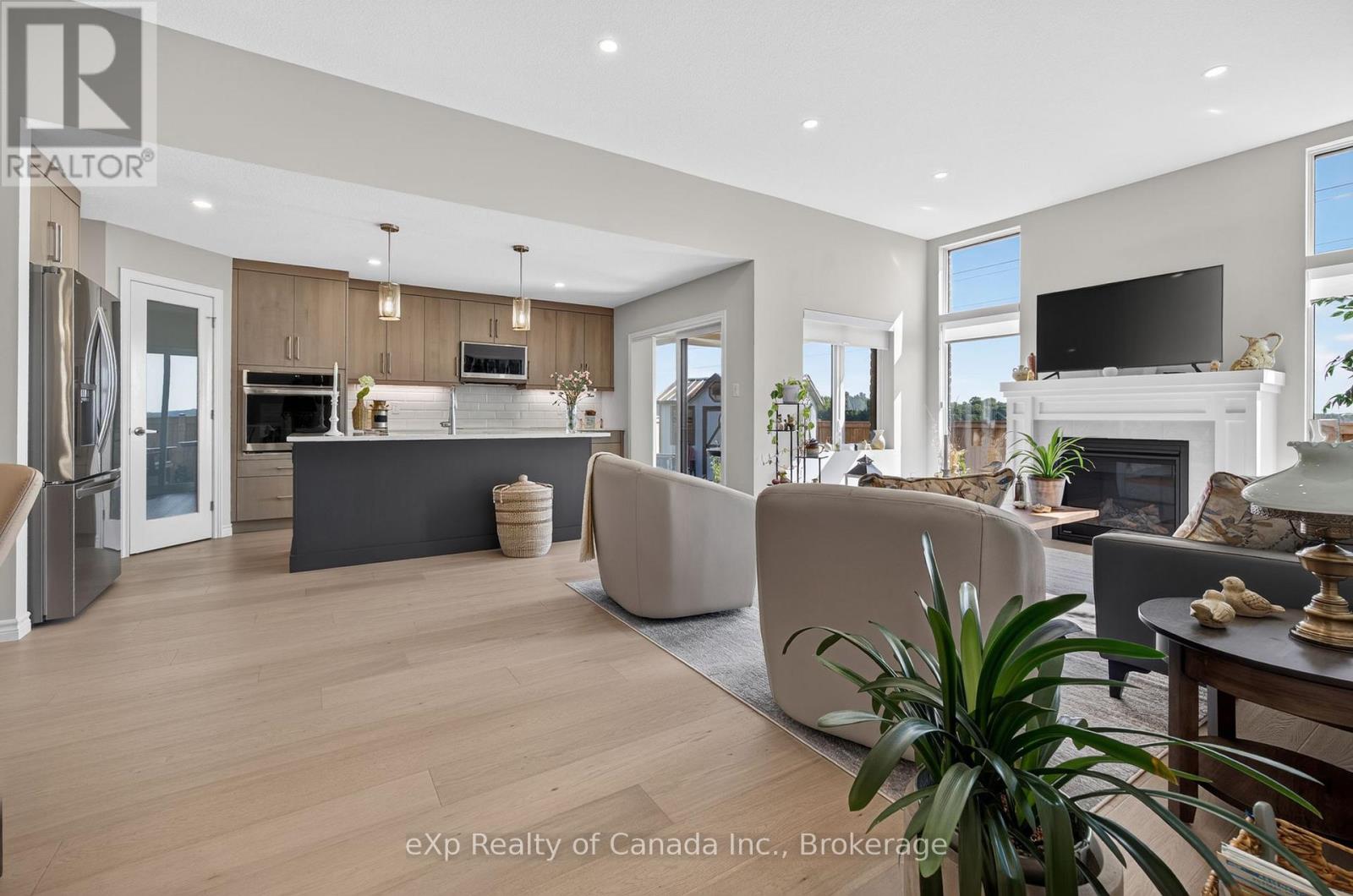 21 EVYLEAN COURT - 8