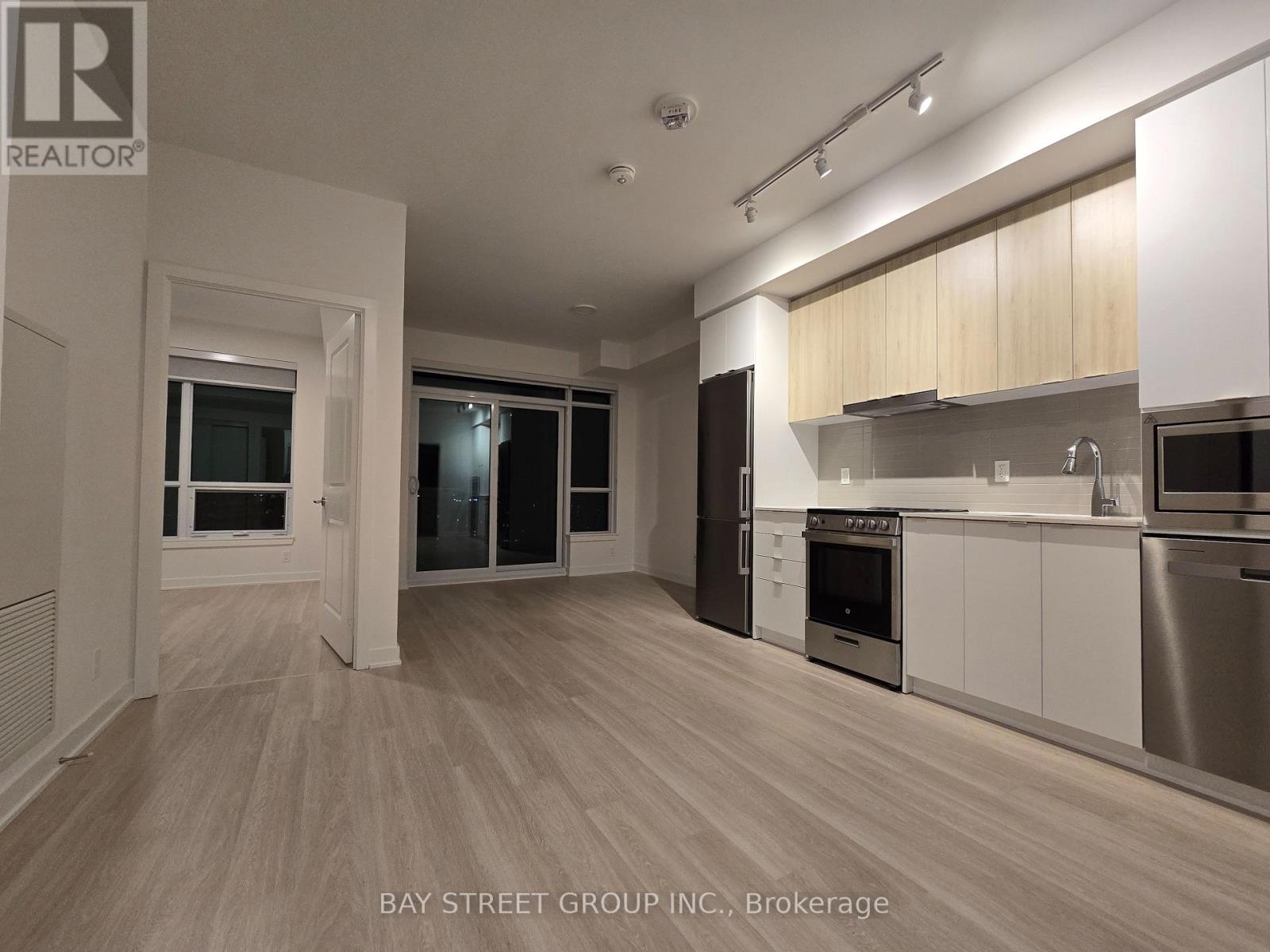 1806B - 50 UPPER MALL WAY