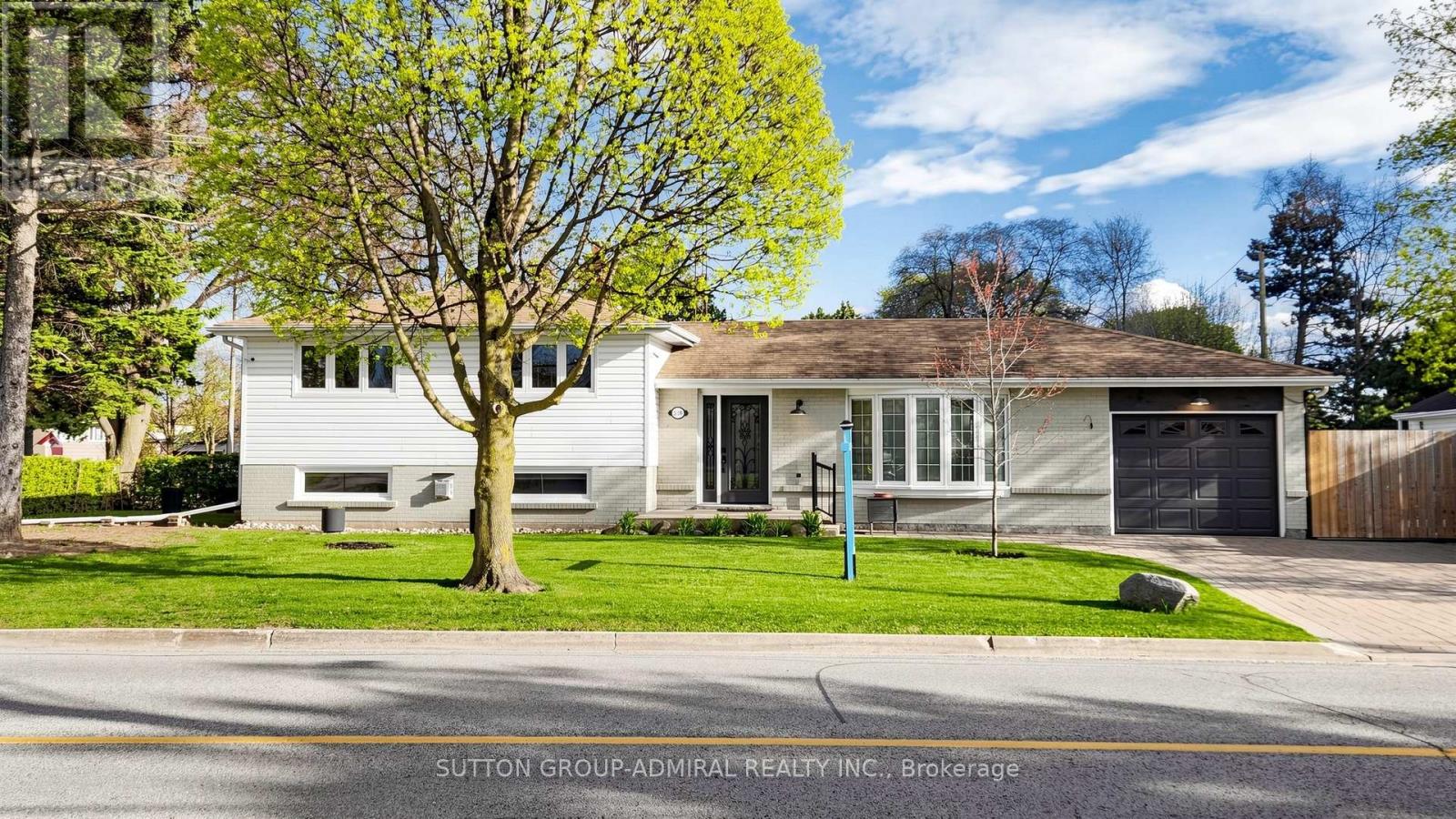218 BAY THORN DRIVE - 1