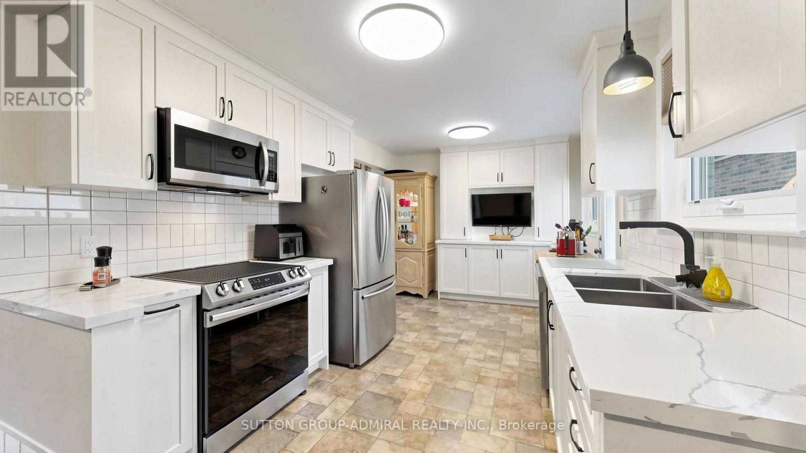 218 BAY THORN DRIVE - 13