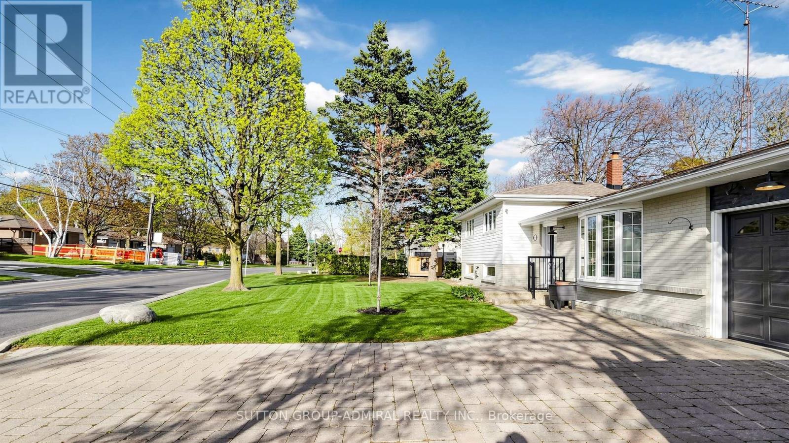218 BAY THORN DRIVE - 2