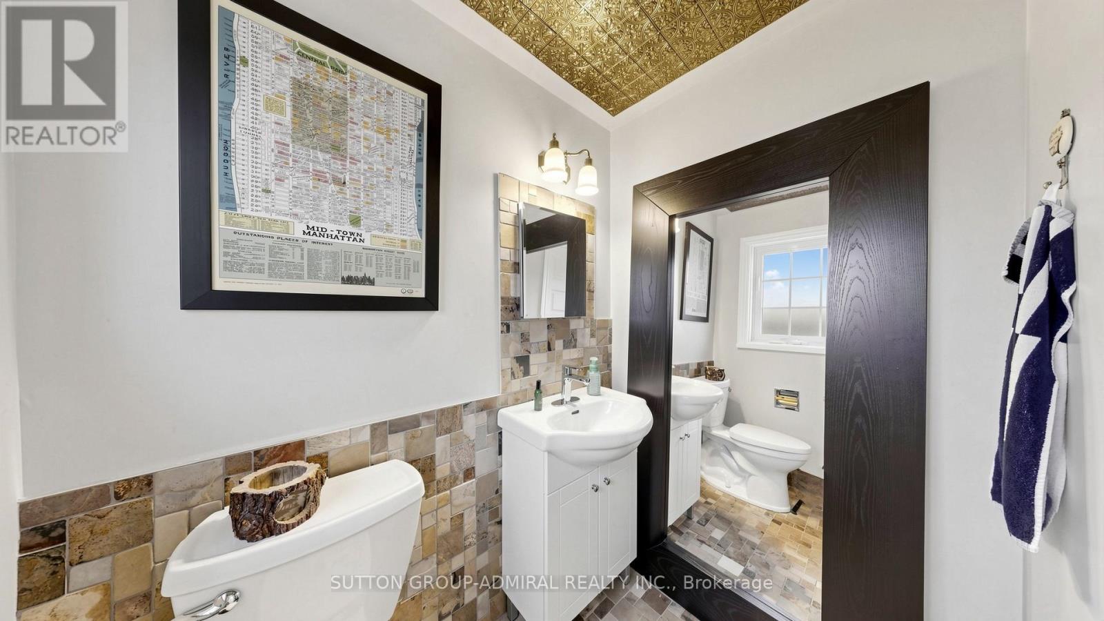218 BAY THORN DRIVE - 27