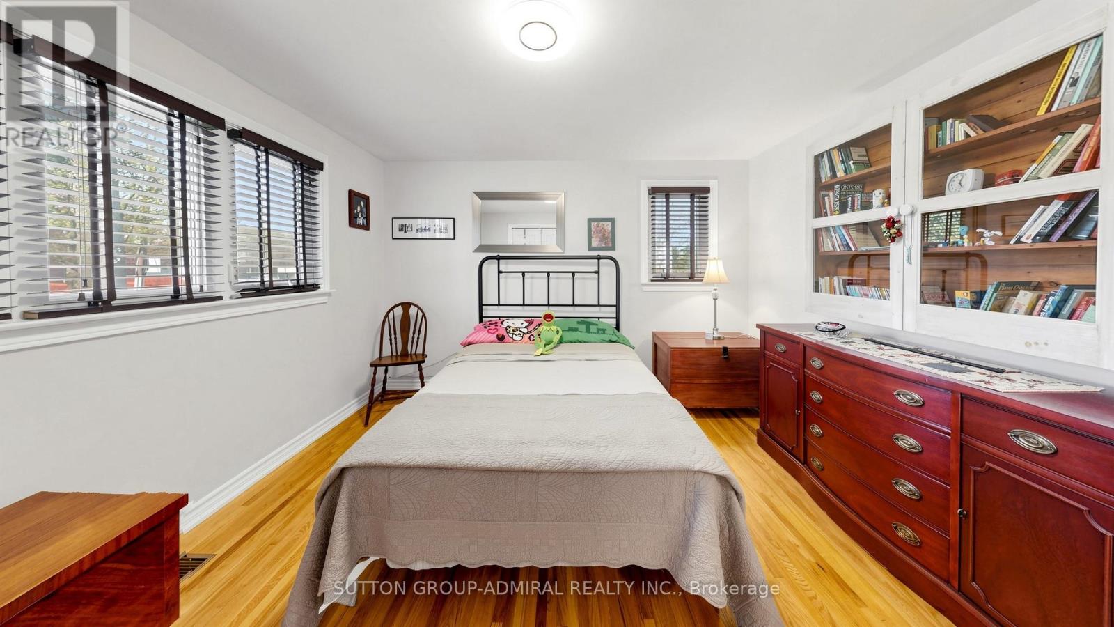 218 BAY THORN DRIVE - 29